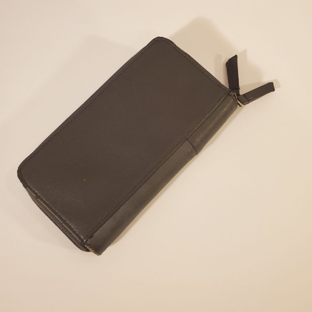 Jessica Simpson wallet - Picture 6 of 14